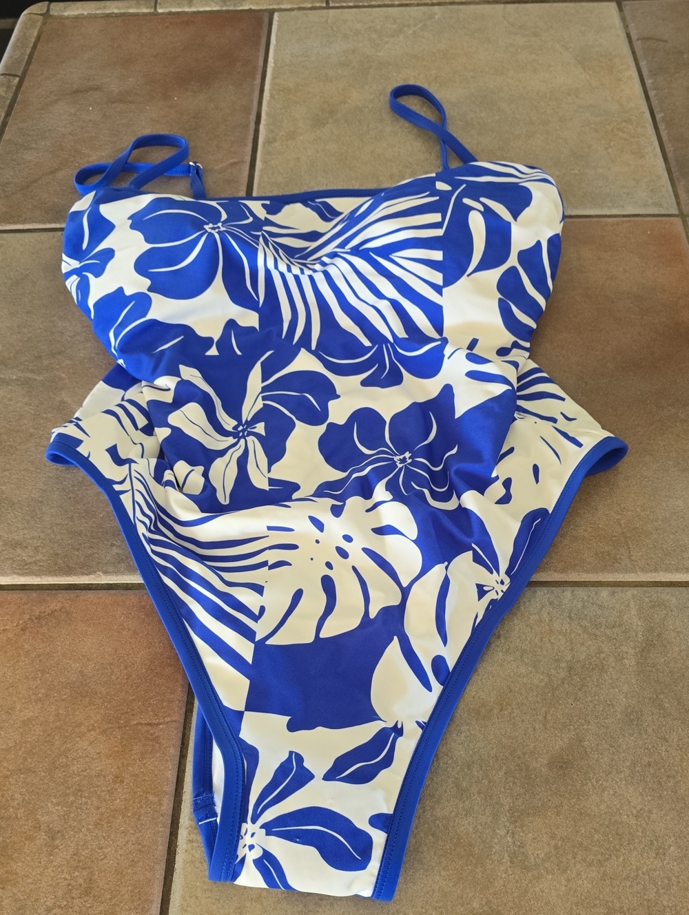 Shade And Shire Blue and White Floral One-Piece Swimsuit Sz Xl Nwt